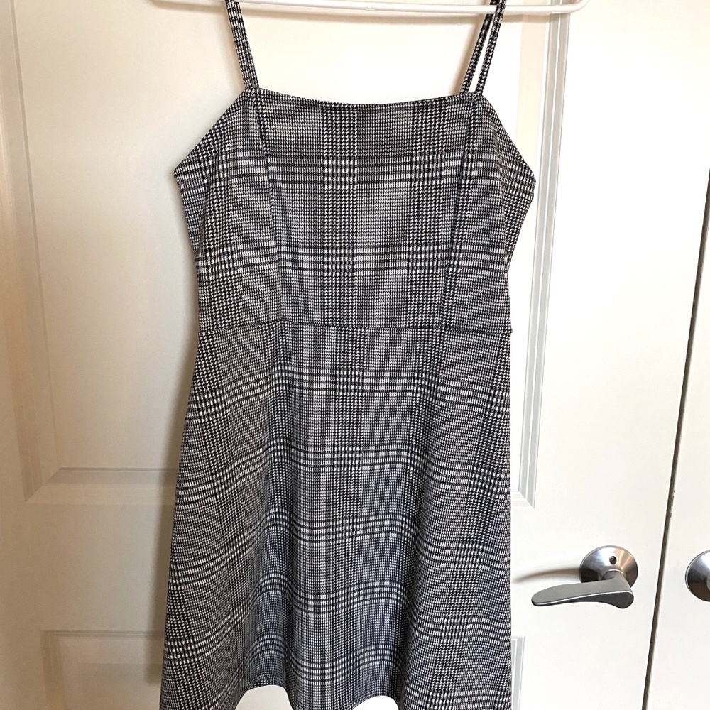 Black & White Mini Dress - Size Small (EUC)